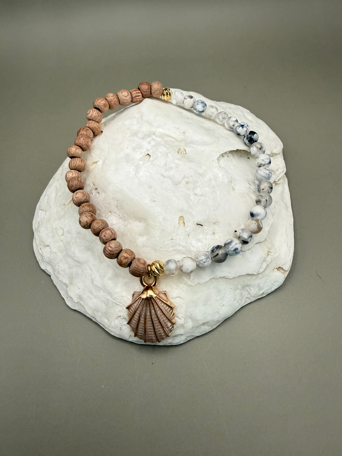 Howlite & Rosewood